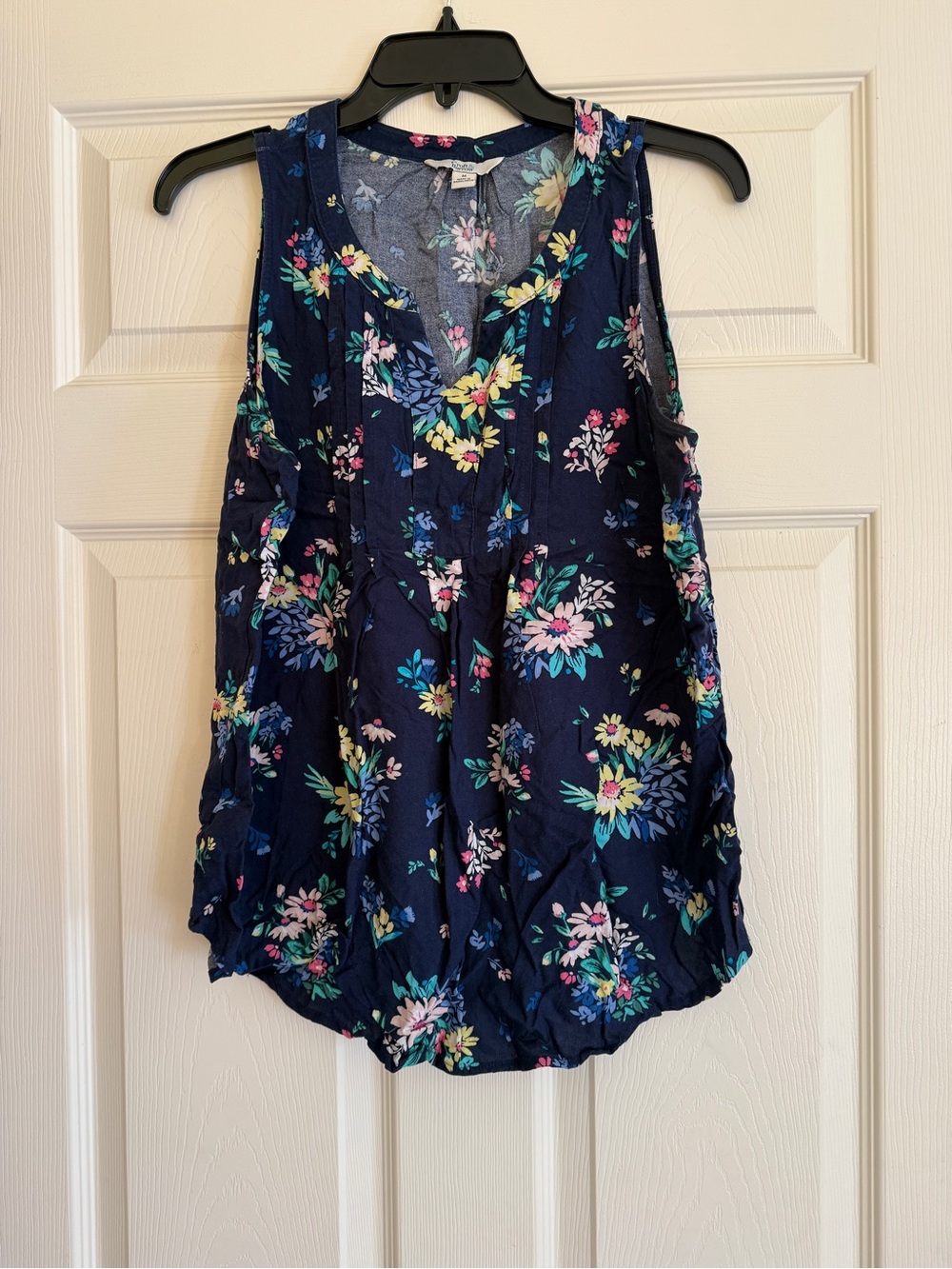 croft & barrow Navy Floral V-Neck Sleeveless Camisole